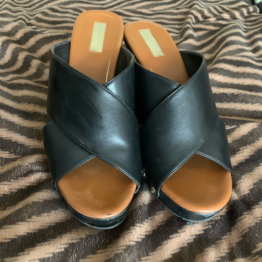 Black strapped wedges